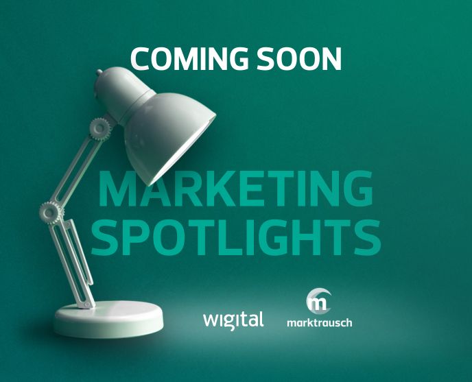 "Marketing Spotlights" im Schein einer Lampe und die Logos von marktausch und wigital